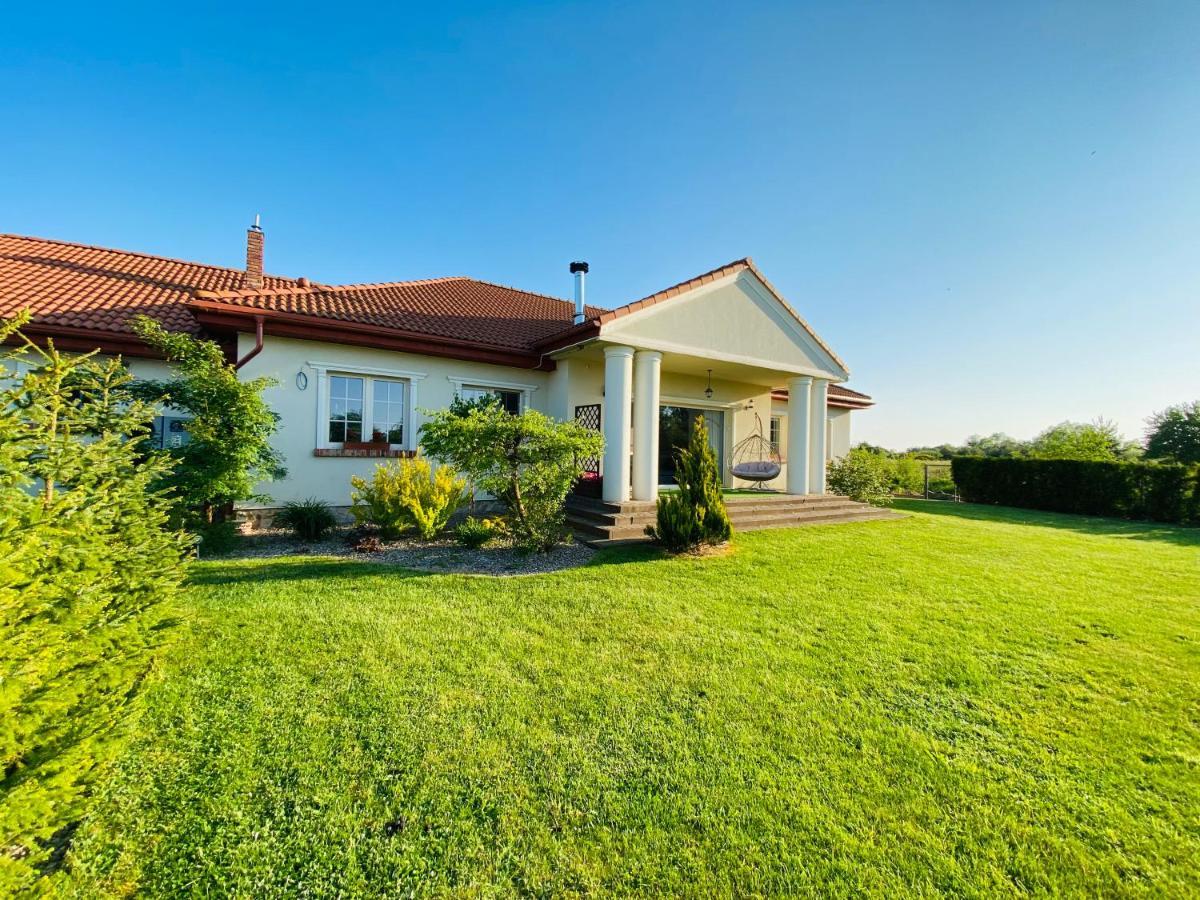 Villa Siedlisko Wytowno Ustka Esterno foto